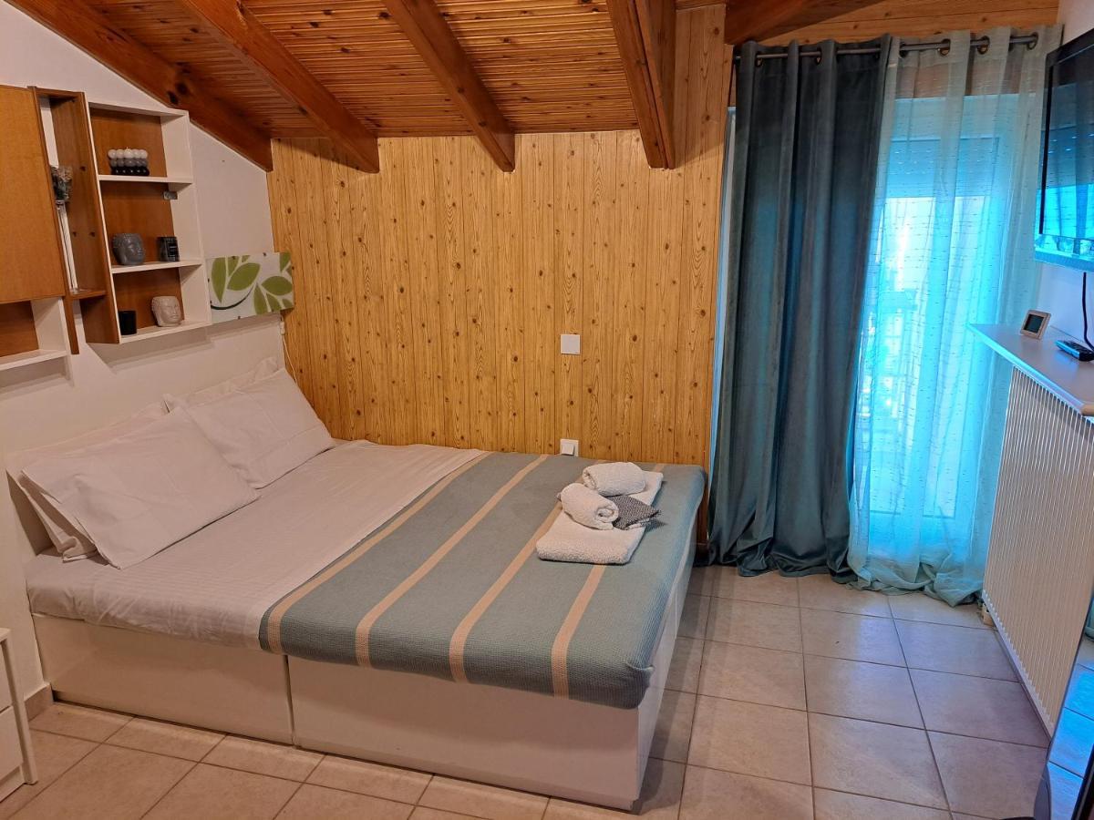 Attic Apartment Nea Moudania Exterior photo